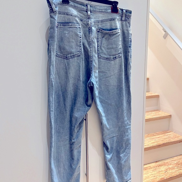 Urban Outfitters BDG High-Waisted Girlfriend Jean - Picture 4 of 4